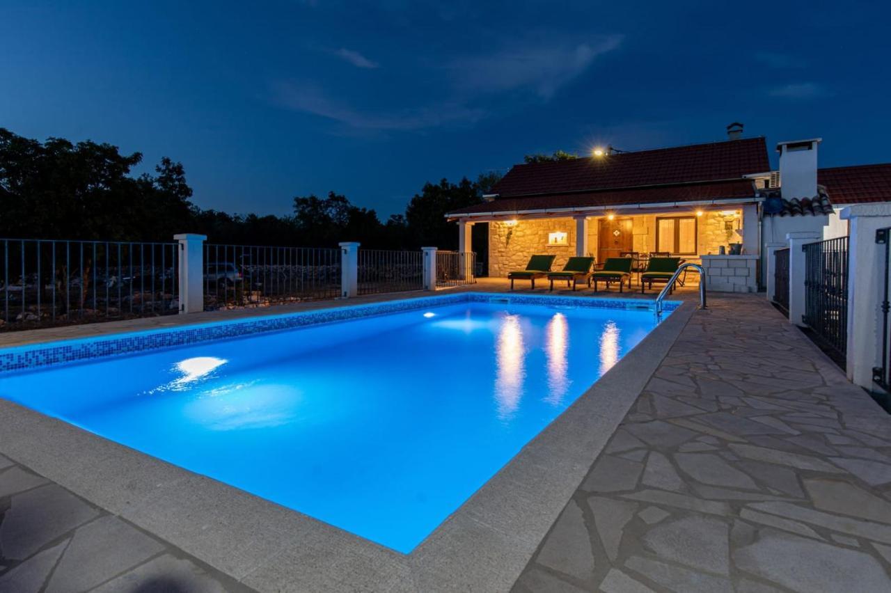 Menalo Villa Neum